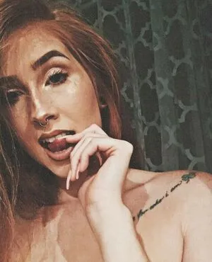 Michella Red Thumbnail Picture
