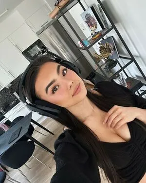 Micheller OnlyFans Leaked Free Thumbnail Picture - #bLtTEHGia1