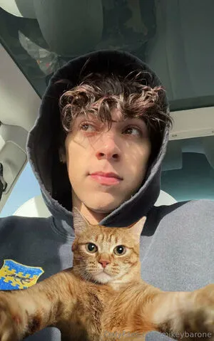 Mikeybarone Thumbnail Picture