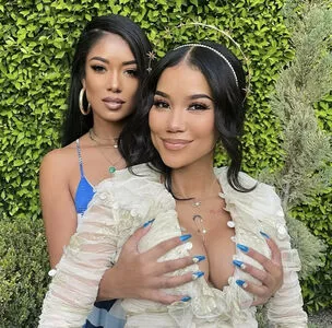 Mila J Profile Thumbnail