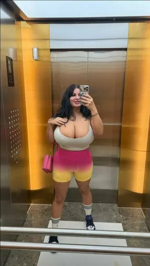 Mila Pink Thumbnail Picture