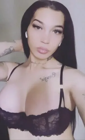 Milani Bandz Thumbnail Picture