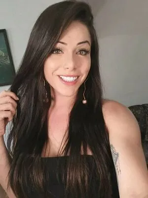 Milena Vaz Thumbnail Picture