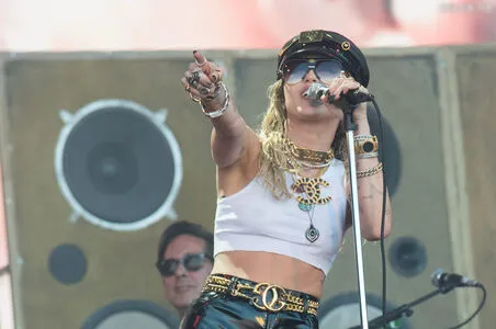 Miley Cyrus OnlyFans Leaked Free Thumbnail Picture - #19fbu52JoP