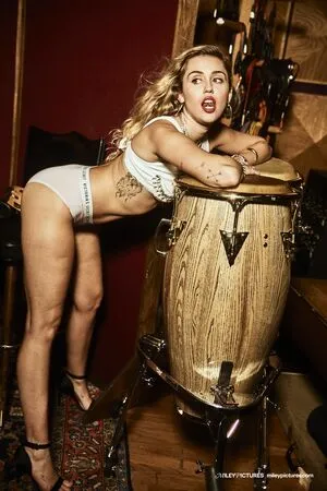 Miley Cyrus OnlyFans Leaked Free Thumbnail Picture - #2bIijQ1mUZ