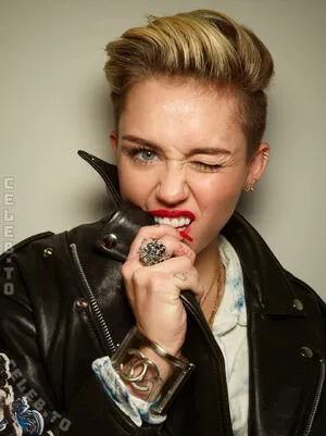 Miley Cyrus OnlyFans Leaked Free Thumbnail Picture - #620qe8x8kZ