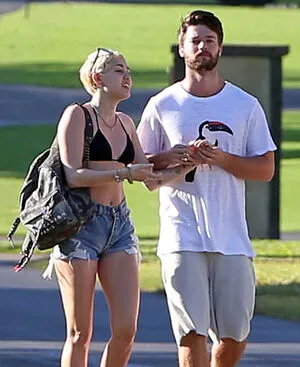 Miley Cyrus OnlyFans Leaked Free Thumbnail Picture - #6ElnfWqApM