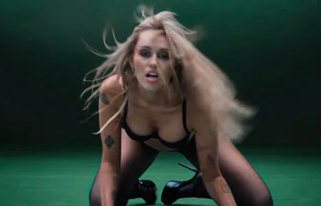 Miley Cyrus OnlyFans Leaked Free Thumbnail Picture - #6sKYaOKvs9