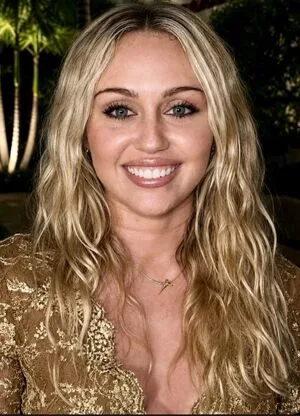 Miley Cyrus OnlyFans Leaked Free Thumbnail Picture - #7TeIvVUil5