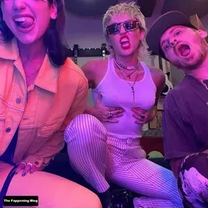 Miley Cyrus OnlyFans Leaked Free Thumbnail Picture - #7ddJMo5oN6