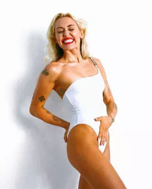 Miley Cyrus OnlyFans Leaked Free Thumbnail Picture - #96WqQuzznd
