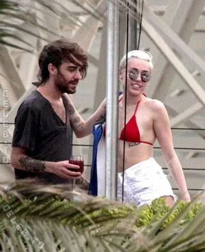 Miley Cyrus OnlyFans Leaked Free Thumbnail Picture - #Al7sCj4nul