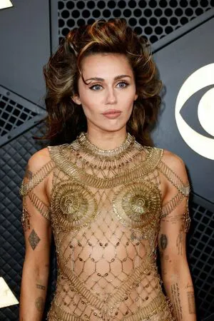 Miley Cyrus OnlyFans Leaked Free Thumbnail Picture - #DPIsxDUvh7