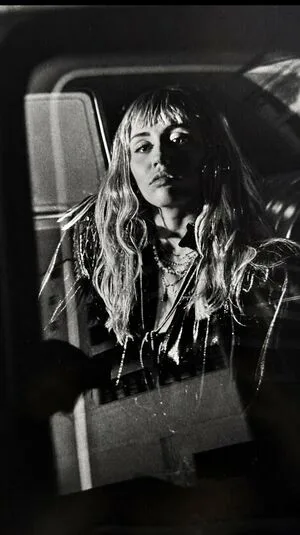 Miley Cyrus OnlyFans Leaked Free Thumbnail Picture - #IYWUEFjV2j