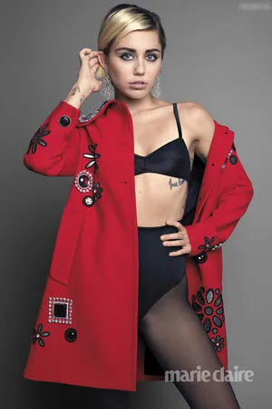 Miley Cyrus OnlyFans Leaked Free Thumbnail Picture - #NeXIE262iW