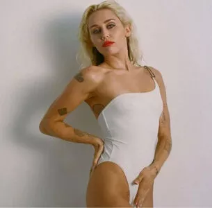 Miley Cyrus OnlyFans Leaked Free Thumbnail Picture - #OVUWqdl6Ax