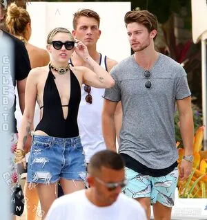 Miley Cyrus OnlyFans Leaked Free Thumbnail Picture - #PgcTaHpU6Z