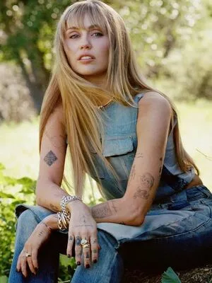 Miley Cyrus OnlyFans Leaked Free Thumbnail Picture - #VC2a0zElYZ