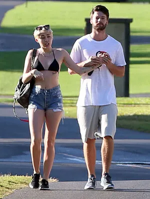 Miley Cyrus OnlyFans Leaked Free Thumbnail Picture - #Y3gY2VDBml