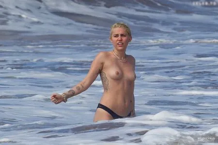 Miley Cyrus OnlyFans Leaked Free Thumbnail Picture - #cNH4sb0qKA