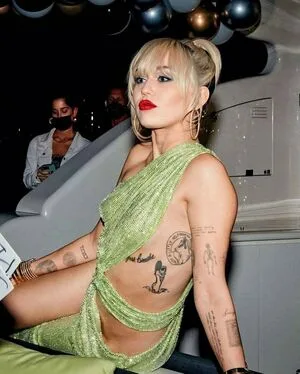 Miley Cyrus OnlyFans Leaked Free Thumbnail Picture - #dSugFBOH5b
