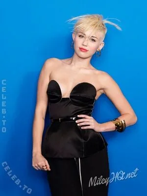 Miley Cyrus OnlyFans Leaked Free Thumbnail Picture - #fCATtmgCCw