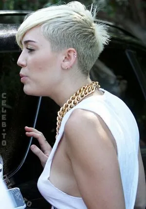 Miley Cyrus OnlyFans Leaked Free Thumbnail Picture - #mfO8ApYSeg