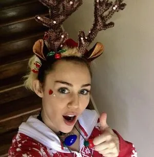 Miley Cyrus OnlyFans Leaked Free Thumbnail Picture - #o7N3boNhrs