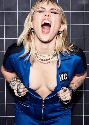 Miley Cyrus OnlyFans Leaked Free Thumbnail Picture - #vIH3tkkt4V