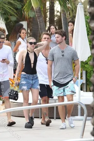 Miley Cyrus OnlyFans Leaked Free Thumbnail Picture - #zWCSfhroco