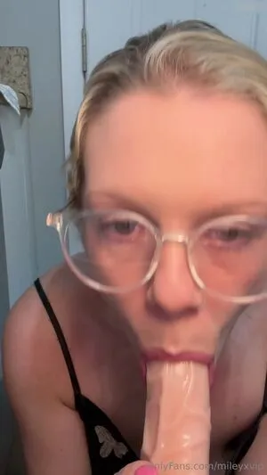Miley OnlyFans Leaked Free Thumbnail Picture - #NT0AE2Dgua