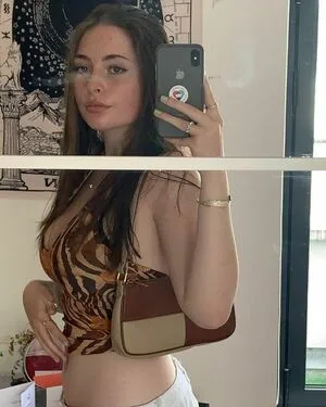 Mimi Mara Thumbnail Picture