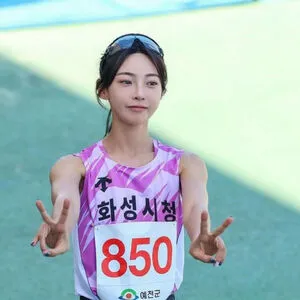 Min Ji Kim Thumbnail Picture