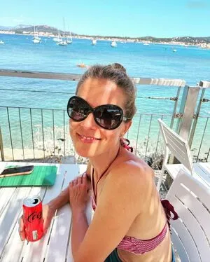 Miriam Lange Thumbnail Picture