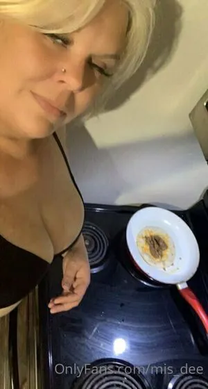Mis Dee OnlyFans Leaked Free Thumbnail Picture - #V42EkxuBWs