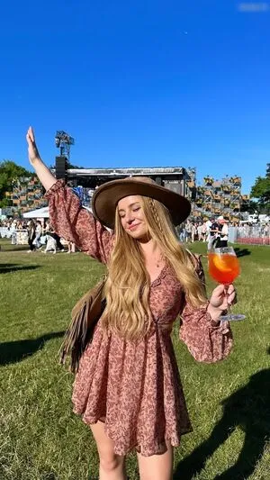Miss Cherry Thumbnail Picture
