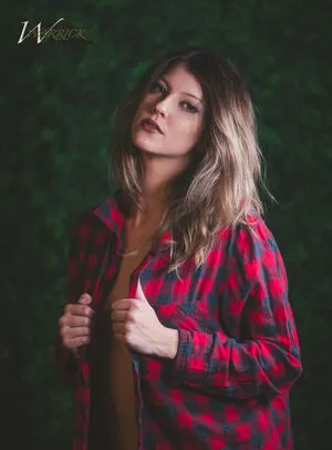Miss Giddes Thumbnail Picture