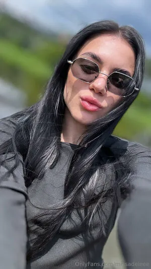 Missadeleee Thumbnail Picture