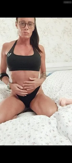 Misses Cougar Thumbnail Picture