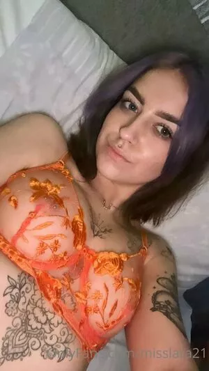 Misslara21 Profile Thumbnail