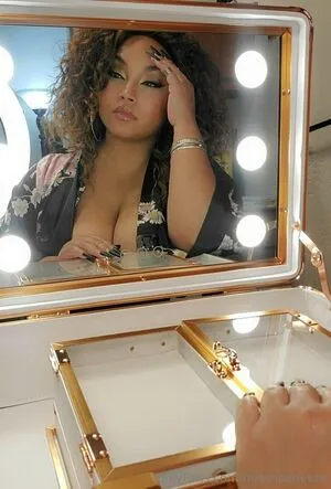 Missricarivera Thumbnail Picture