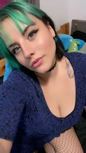 Miz Blu Thumbnail Picture