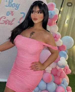 Model Jooj Thumbnail Picture