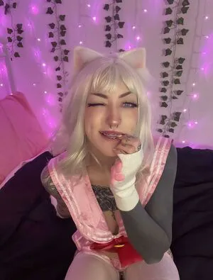 Mollyriot Thumbnail Picture