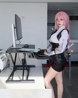 Mollyshen Thumbnail Picture