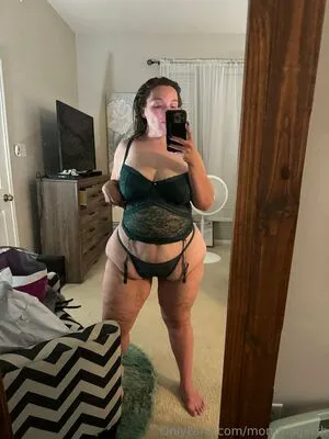 Mommagerth OnlyFans Leaked Free Thumbnail Picture - #v73AAdWipA