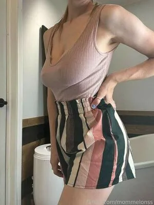Mommelonss Thumbnail Picture