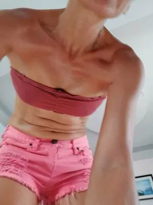 Mommy Di Thumbnail Picture