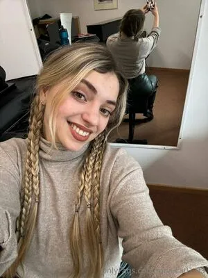 Monica01 Thumbnail Picture