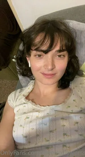 Monicaflowerss Thumbnail Picture